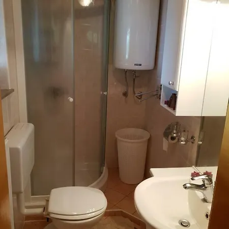 Vineyard Urban Mirna